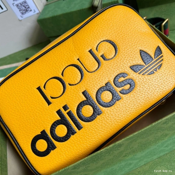 First bag ru x bag Gucci Adidas small shoulder 0710